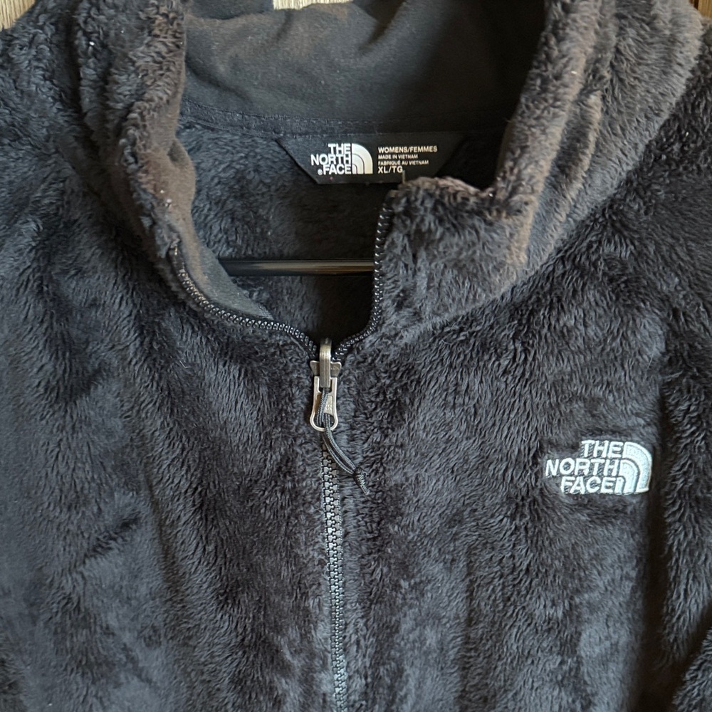 The North Face Women's Cozy Black Teddy Jacket - Picture 2 of 3